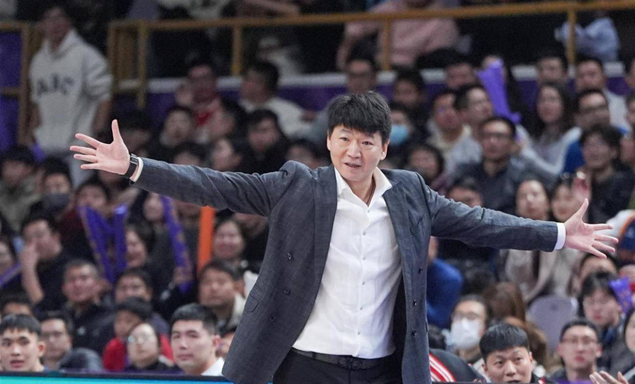 熊猫体育官方网站-转折点！辽宁本钢更衣室发声；CBA季后赛清晨攻防权衡；质疑声仍在；轮换策略成焦点