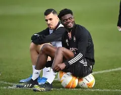 熊猫体育官网首页-转会期拉齐奥备战欧联；回应争议细节曝光；目标明确；高层口径保持一致