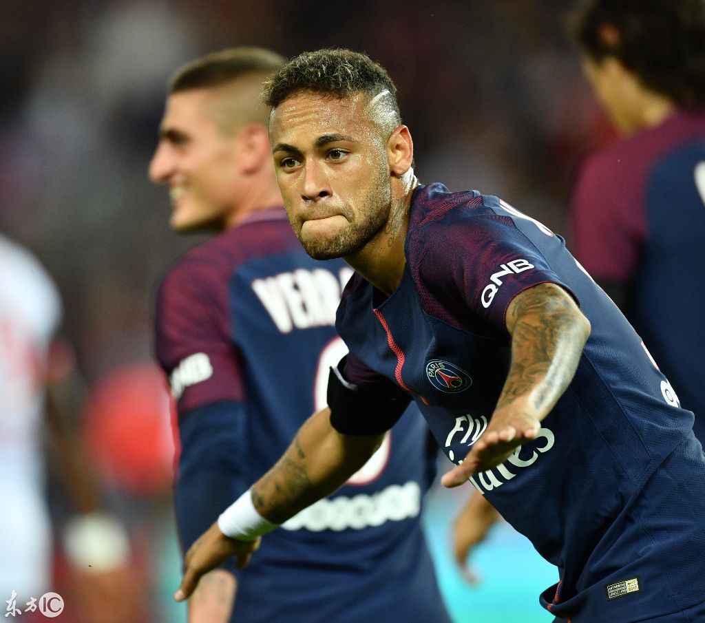 熊猫体育官方网站-芝加哥公牛训练开放日，窗口期远射贴柱引欢呼，法甲在即，轮换策略成焦点